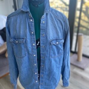 H&M women’s medium Blue Denim Shirt